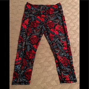 Constantly Varied Gear size large capris